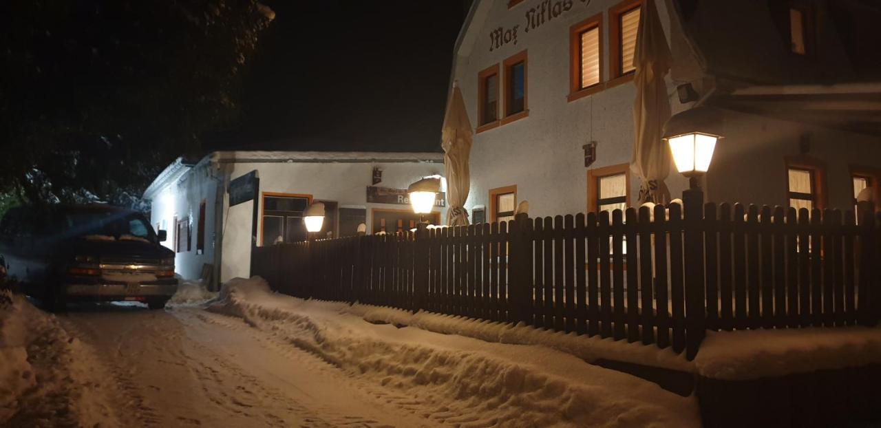 Pension Und Restaurant Die Burg Ehrenfriedersdorf المظهر الخارجي الصورة