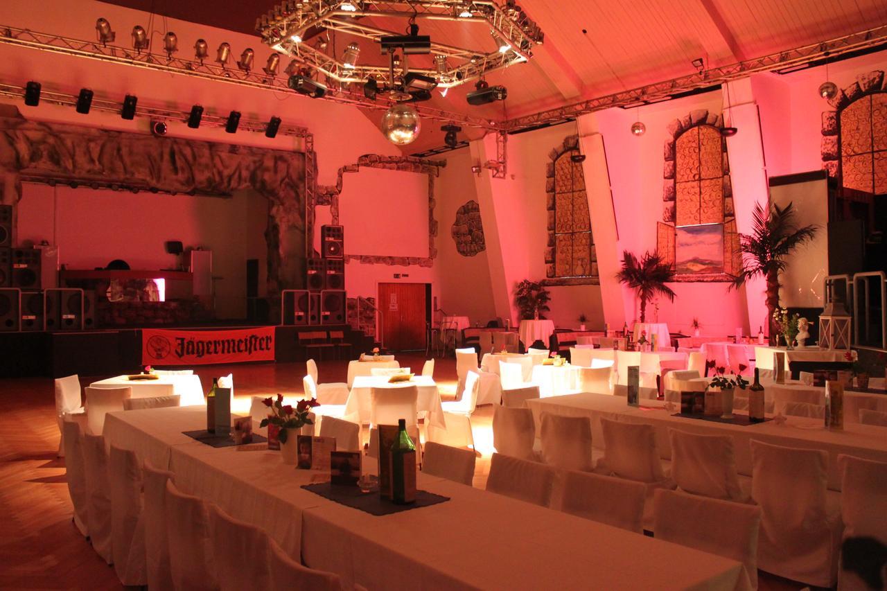 Pension Und Restaurant Die Burg Ehrenfriedersdorf المظهر الخارجي الصورة