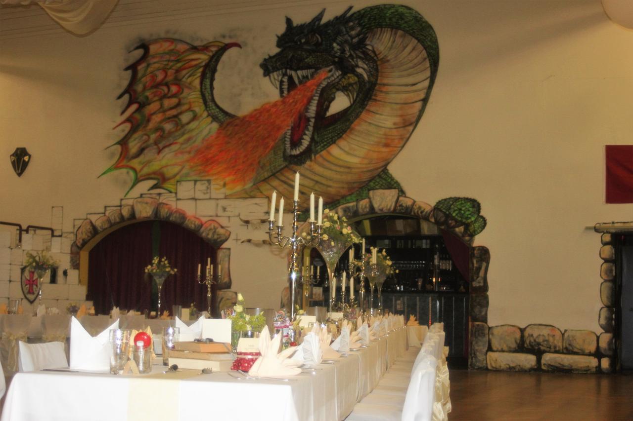 Pension Und Restaurant Die Burg Ehrenfriedersdorf المظهر الخارجي الصورة